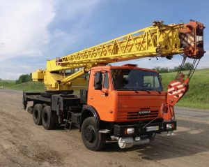 Аренда автокрана: плюсы и минусы для вашего бизнеса – выгода или нет?
